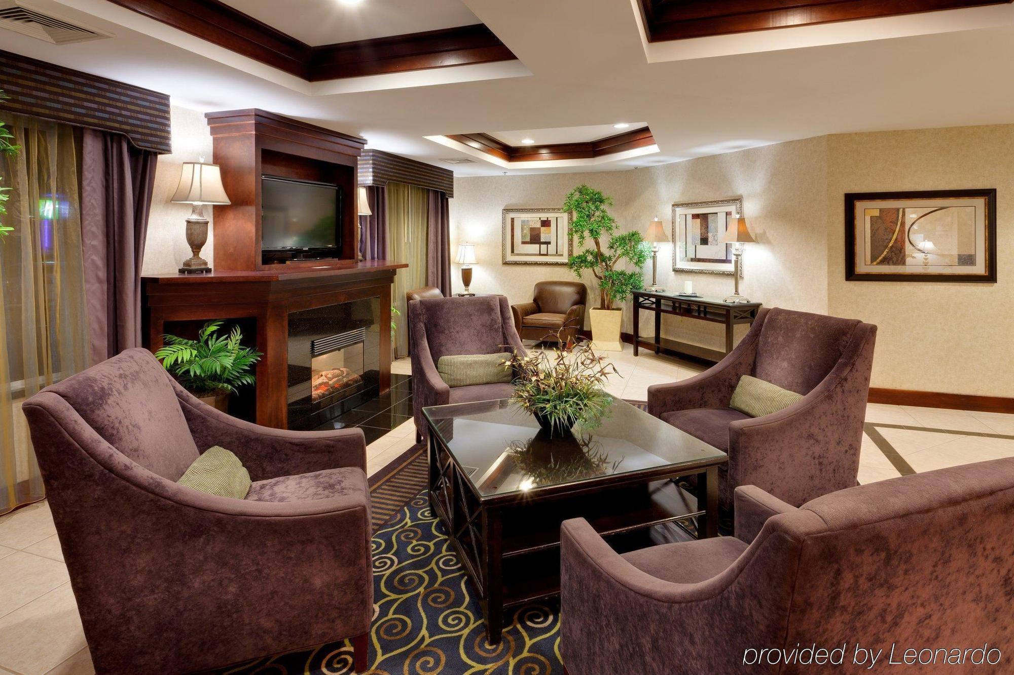 Holiday Inn Express Tower Center New Brunswick By Ihg Ист-Брунсвик Экстерьер фото
